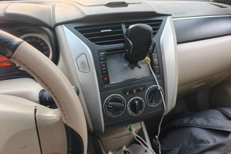Used Venucia D50 2013 1.6L Manual Luxury Edition Audio And AC Panel