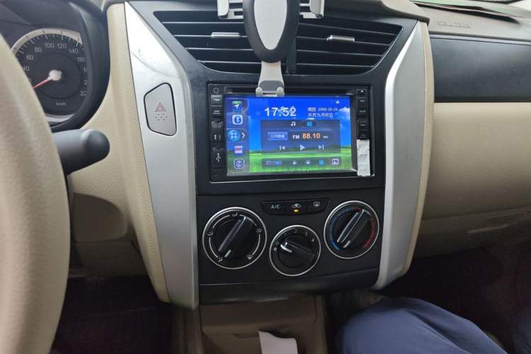 Used Venucia D50 2013 1.6L Manual Fashion Edition Audio And AC Panel