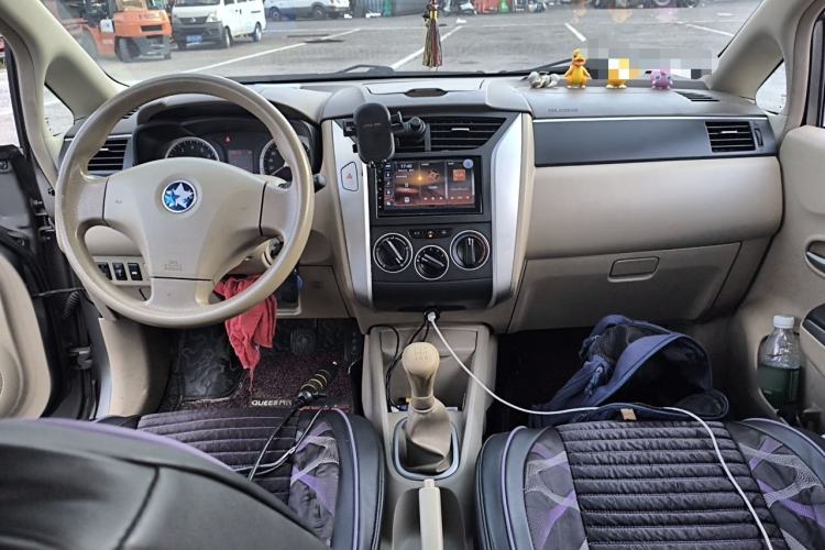 Used Venucia D50 2013 1.6L Manual Luxury Edition Center Console