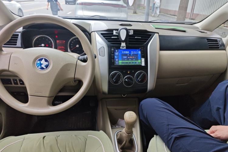 Used Venucia D50 2013 1.6L Manual Fashion Edition Center Console