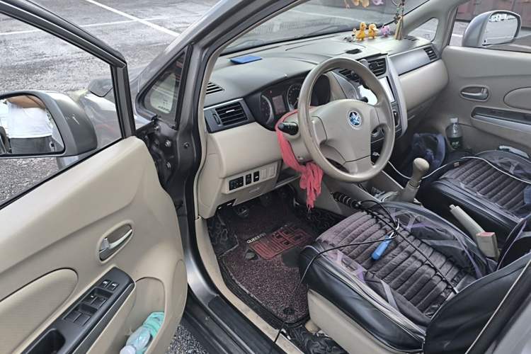 Used Venucia D50 2013 1.6L Manual Luxury Edition Driver Seat