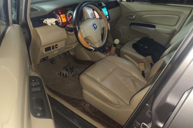 Used Venucia D50 2013 1.6L Manual Luxury Edition Driver Seat
