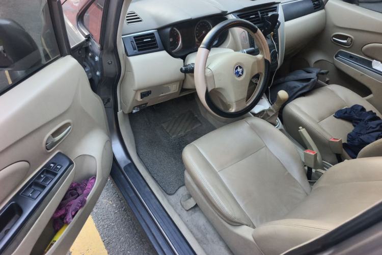 Used Venucia D50 2013 1.6L Manual Luxury Edition Driver Seat