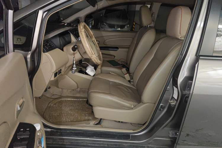 Used Venucia D50 2013 1.6L Manual Fashion Edition Driver Seat