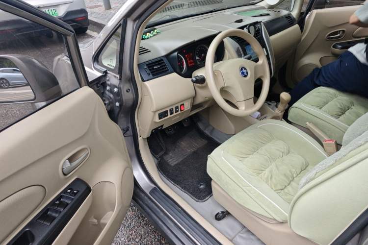 Used Venucia D50 2013 1.6L Manual Fashion Edition Driver Seat