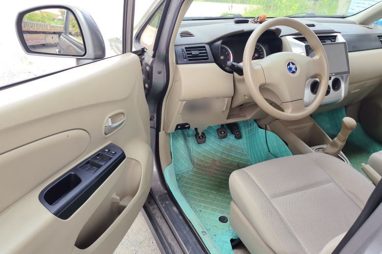 Used Venucia D50 2013 1.6L Manual Fashion Edition Driver Seat
