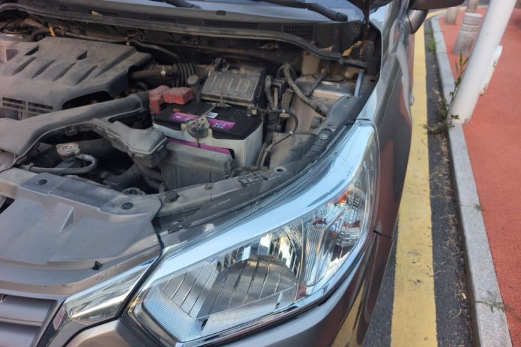 Used Venucia D50 2013 1.6L Manual Luxury Edition Engine Bay Left