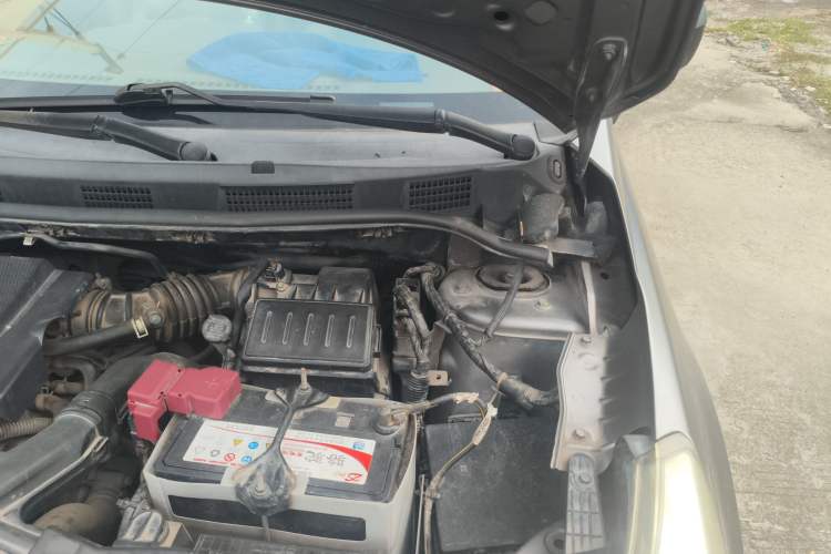 Used Venucia D50 2013 1.6L Manual Fashion Edition Engine Bay Left