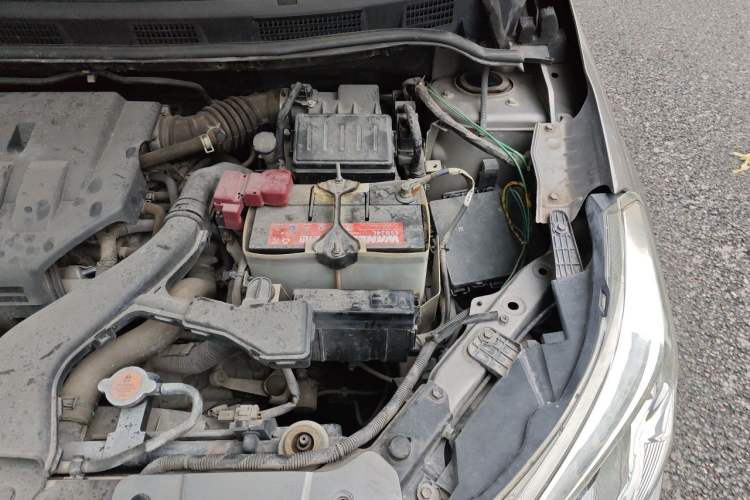 Used Venucia D50 2013 1.6L Manual Fashion Edition Engine Bay Left
