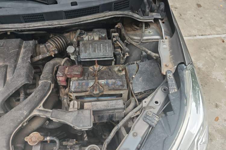 Used Venucia D50 2013 1.6L Automatic Fashion Edition Engine Bay Left