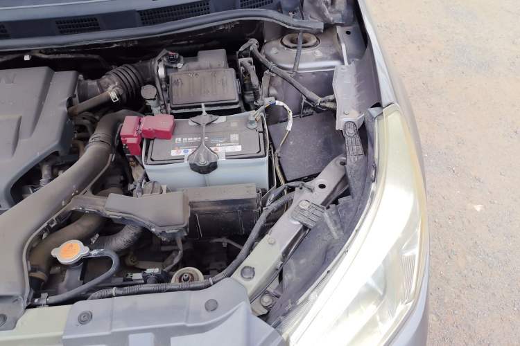 Used Venucia D50 2013 1.6L Manual Fashion Edition Engine Bay Left