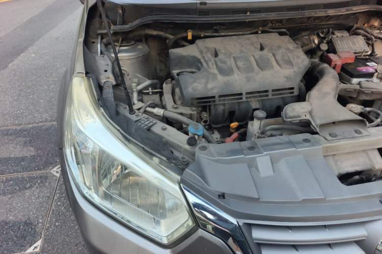 Used Venucia D50 2013 1.6L Manual Luxury Edition Engine Bay Right