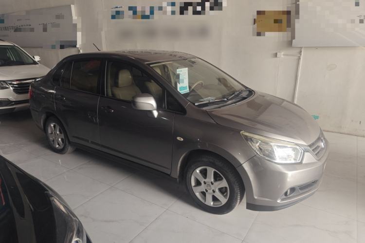Used Venucia D50 2013 1.6L Automatic Luxury Edition Exterior 4