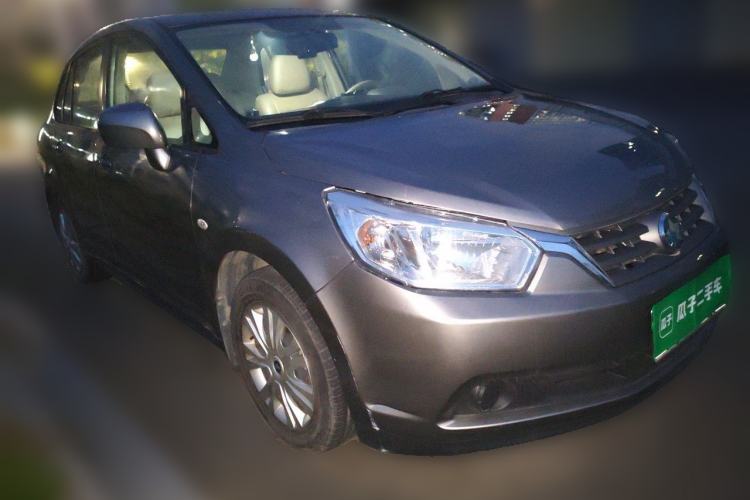 Used Venucia D50 2013 1.6L Manual Fashion Edition Front Right 45 Deg