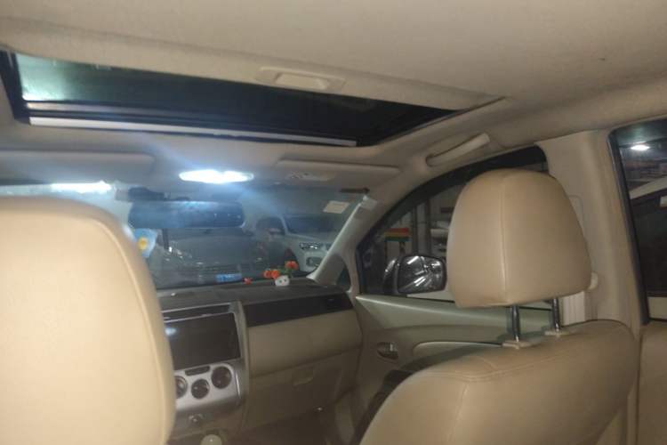 Used Venucia D50 2013 1.6L Manual Luxury Edition Headliner