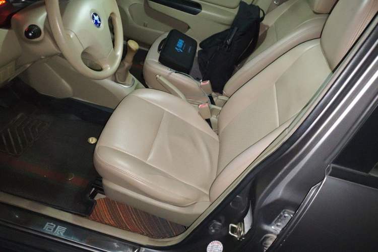 Used Venucia D50 2013 1.6L Manual Fashion Edition Left Front Seat