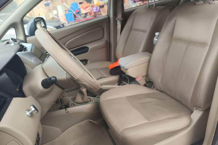 Used Venucia D50 2013 1.6L Manual Fashion Edition Left Front Seat