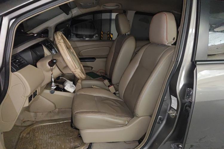 Used Venucia D50 2013 1.6L Manual Fashion Edition Left Front Seat