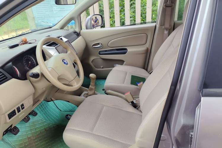 Used Venucia D50 2013 1.6L Manual Fashion Edition Left Front Seat