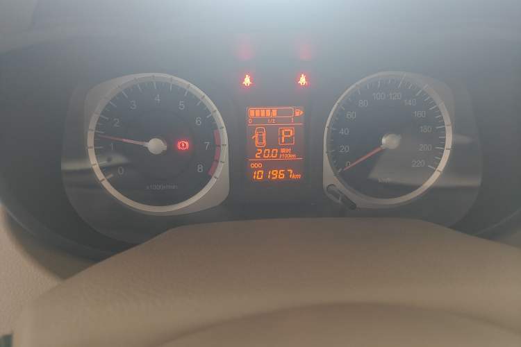 Used Venucia D50 2013 1.6L Automatic Luxury Edition Odometer Close Up