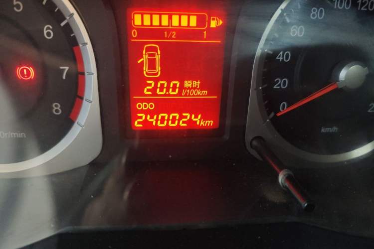 Used Venucia D50 2013 1.6L Manual Luxury Edition Odometer Close Up