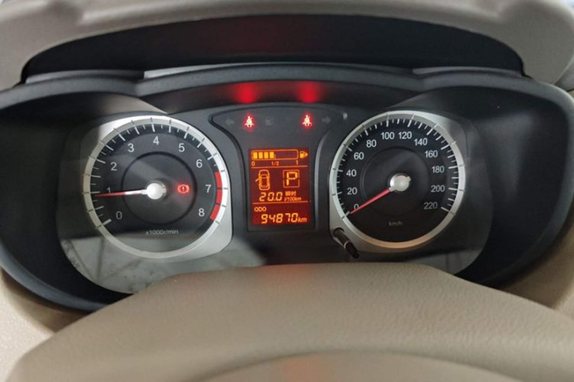 Used Venucia D50 2013 1.6L Automatic Fashion Edition Odometer Close Up