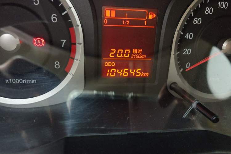 Used Venucia D50 2013 1.6L Manual Fashion Edition Odometer Close Up