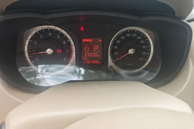 Used Venucia D50 2013 1.6L Automatic Fashion Edition Odometer Close Up