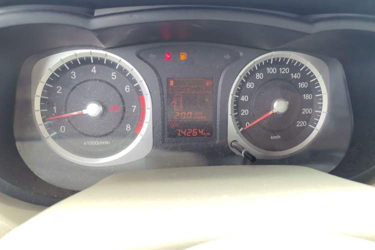 Used Venucia D50 2013 1.6L Manual Fashion Edition Odometer Close Up