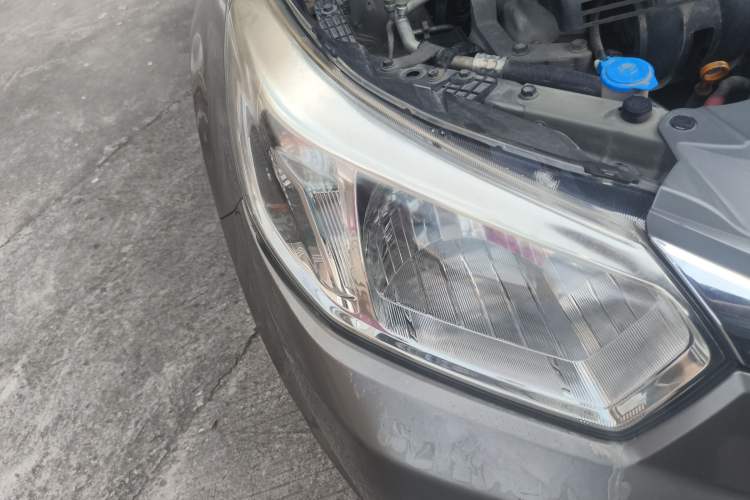 Used Venucia D50 2013 1.6L Manual Fashion Edition Right Front Headlight