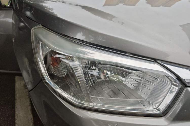 Used Venucia D50 2013 1.6L Manual Fashion Edition Right Front Headlight