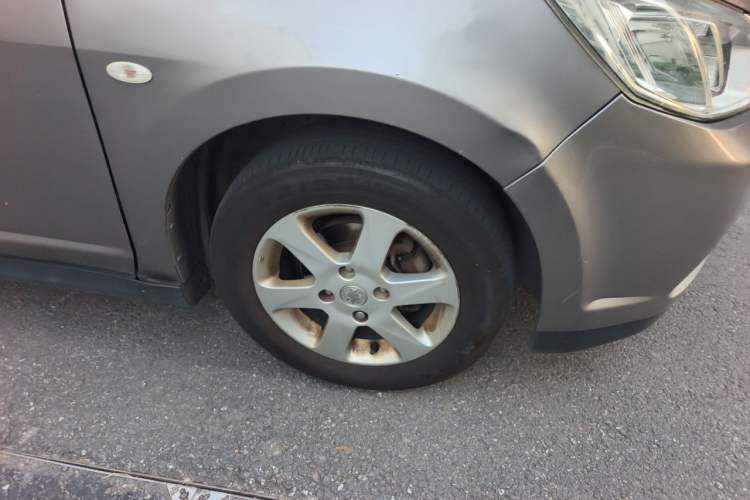 Used Venucia D50 2013 1.6L Manual Luxury Edition Right Front Wheel Hub