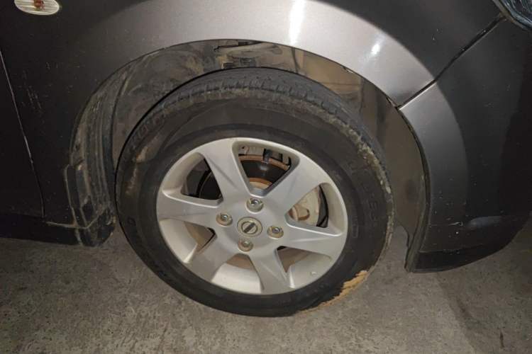 Used Venucia D50 2013 1.6L Manual Fashion Edition Right Front Wheel Hub