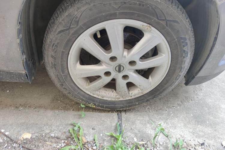 Used Venucia D50 2013 1.6L Manual Fashion Edition Right Front Wheel Hub