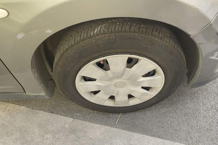 Used Venucia D50 2013 1.6L Manual Fashion Edition Right Front Wheel Hub