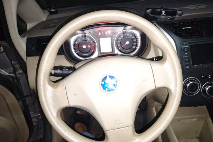 Used Venucia D50 2013 1.6L Manual Fashion Edition Steering Wheel