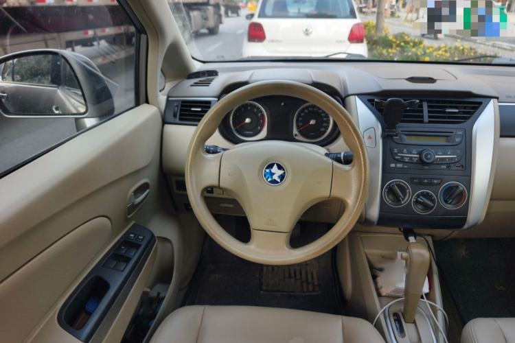 Used Venucia D50 2013 1.6L Automatic Luxury Edition Steering Wheel
