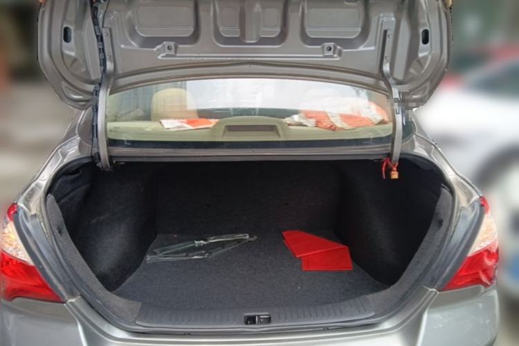 Used Venucia D50 2013 1.6L Automatic Fashion Edition Trunk