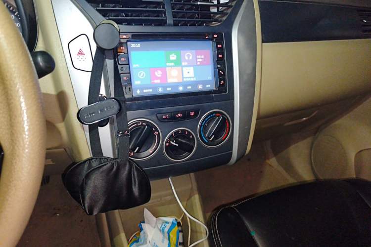 Used Venucia D50 2013 1.6L Manual Fashion Edition Audio And AC Panel
