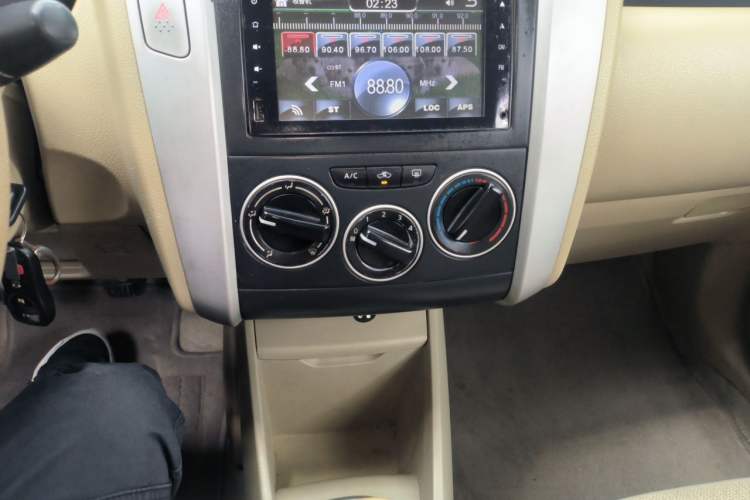 Used Venucia D50 2013 1.6L Manual Fashion Edition Audio And AC Panel