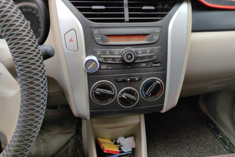 Used Venucia D50 2013 1.6L Manual Fashion Edition Audio And AC Panel