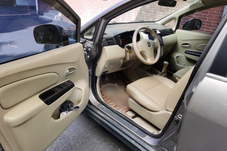 Used Venucia D50 2013 1.6L Manual Fashion Edition Driver Seat