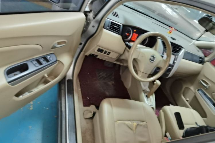 Used Venucia D50 2013 1.6L Automatic Luxury Edition Driver Seat