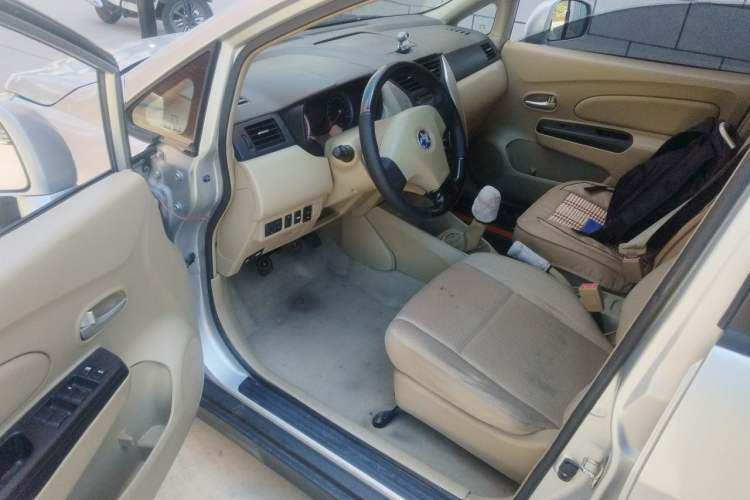 Used Venucia D50 2013 1.6L Manual Fashion Edition Driver Seat