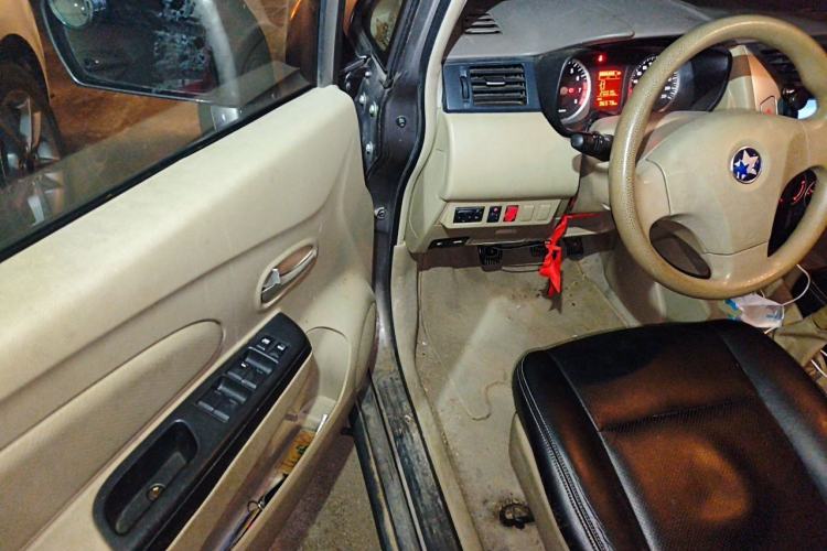 Used Venucia D50 2013 1.6L Manual Fashion Edition Driver Seat