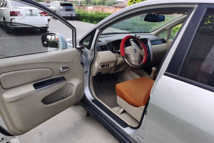 Used Venucia D50 2013 1.6L Manual Luxury Edition Driver Seat