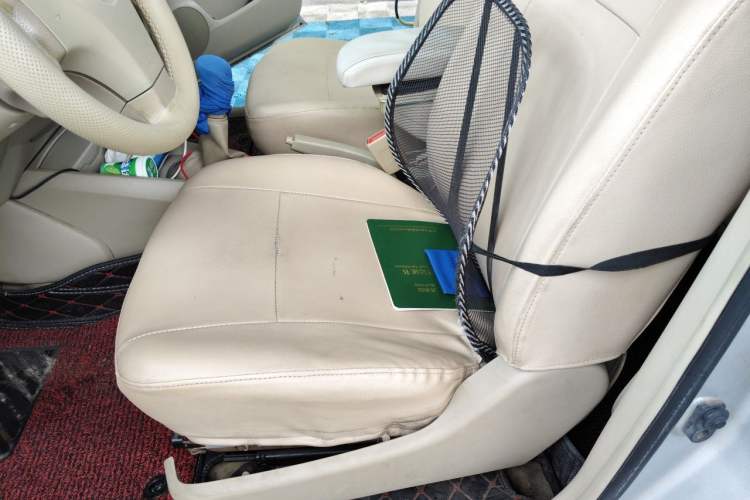 Used Venucia D50 2013 1.6L Manual Fashion Edition Driver Seat