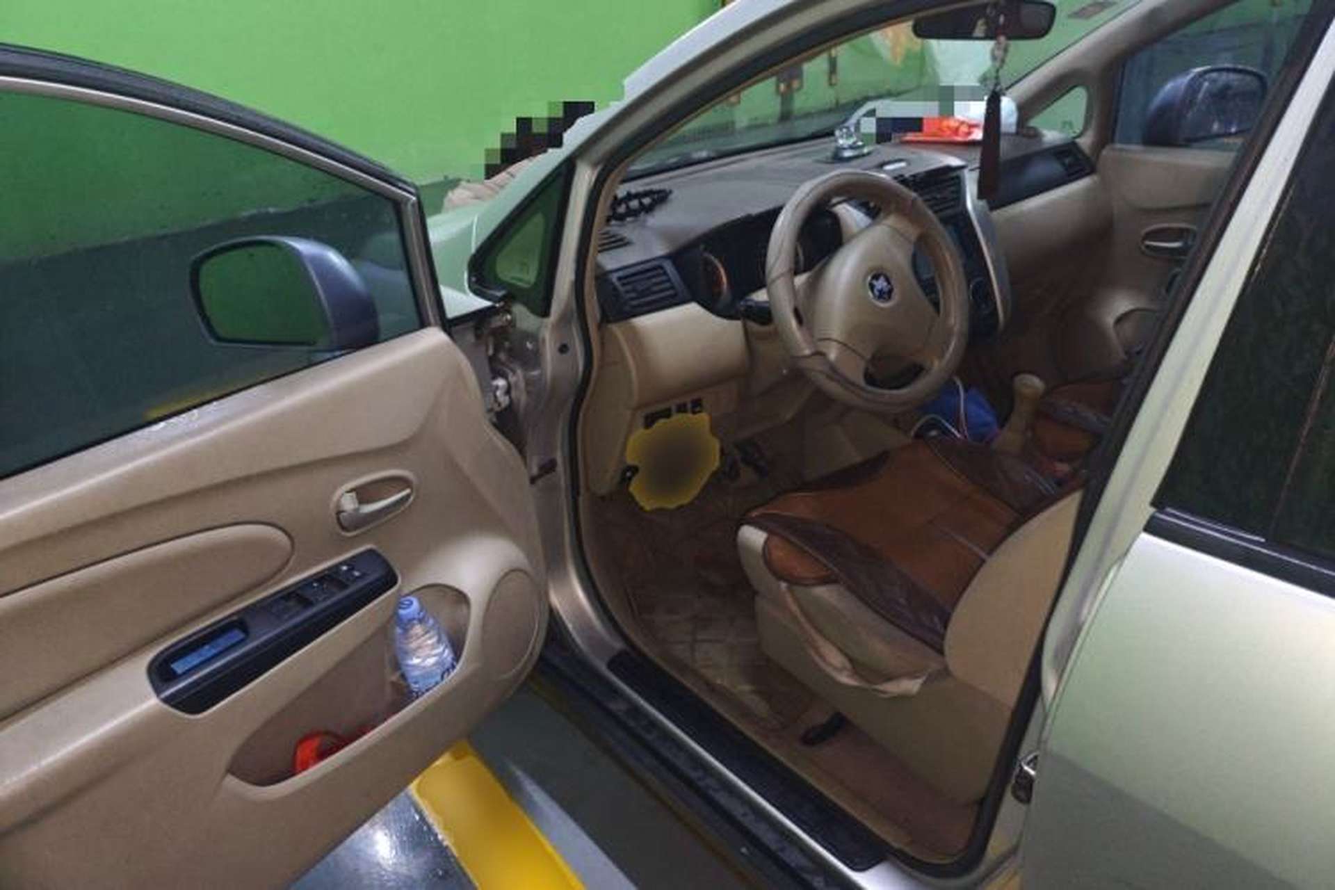 Used Venucia D50 2013 1.6L Manual Fashion Edition Driver Seat