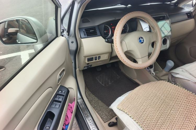 Used Venucia D50 2013 1.6L Manual Fashion Edition Driver Seat