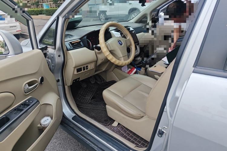 Used Venucia D50 2013 1.6L Manual Luxury Edition Driver Seat